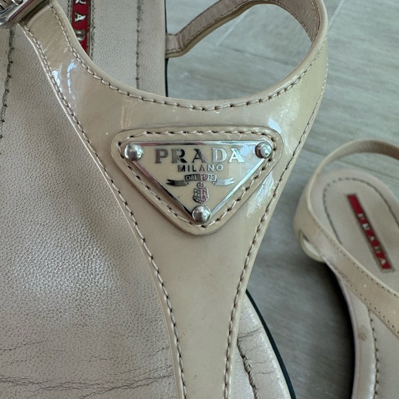 Prada Triangle Logo T Strap Patent Leather Thong Flat Sandals Size 37 - Picture 2 of 9